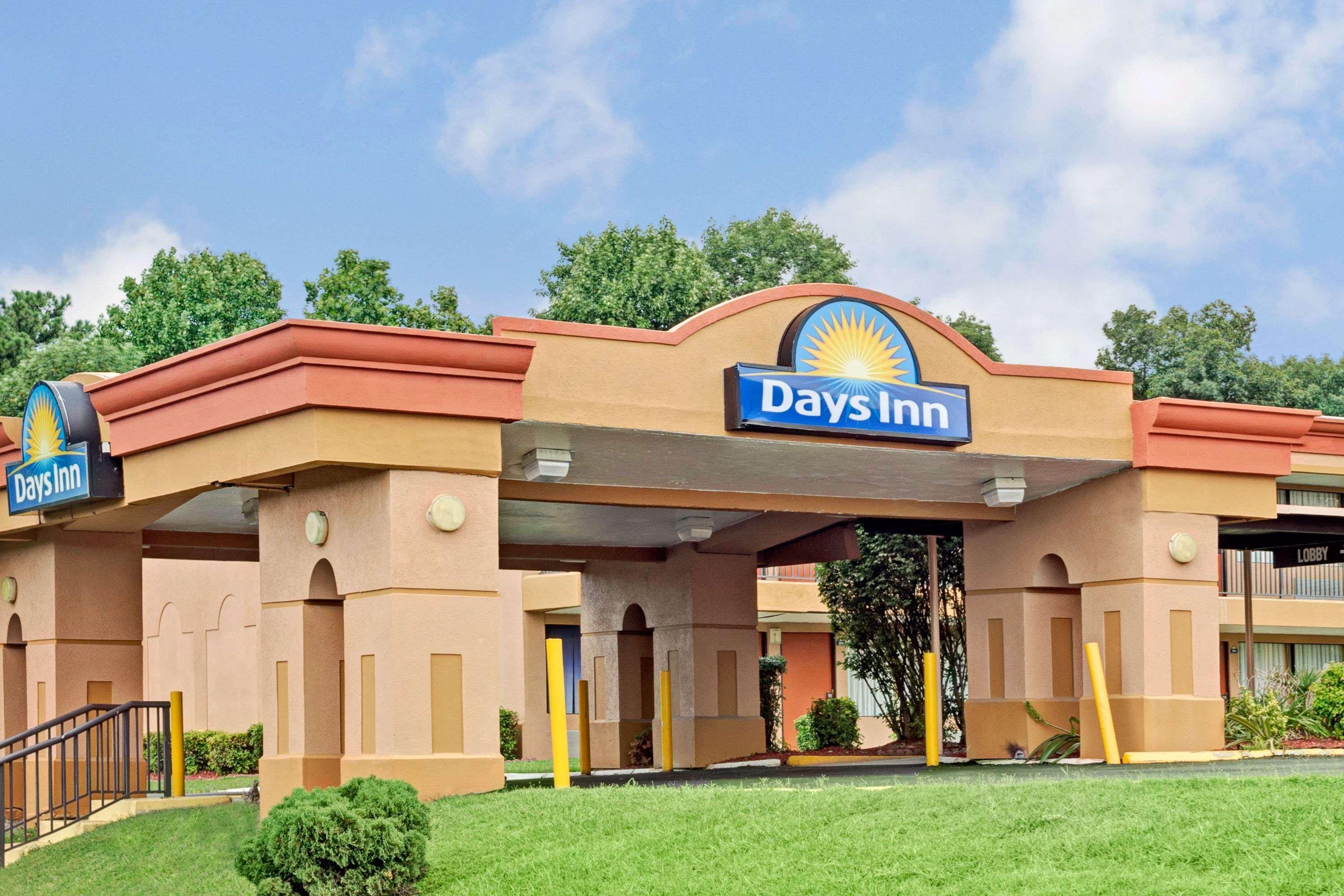 Days Inn By Wyndham Durham/Near Duke University Exterior photo